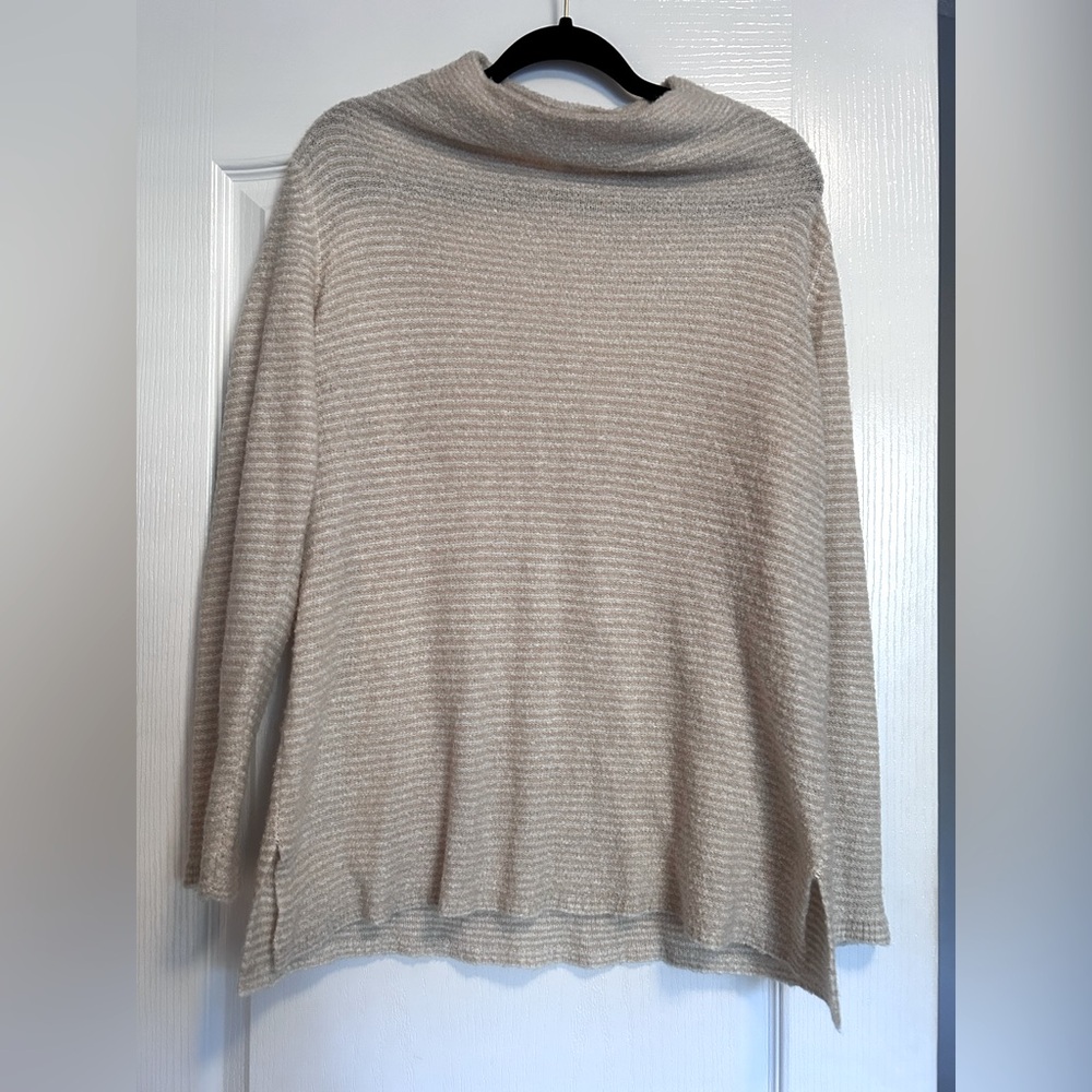 Lightweight sweater